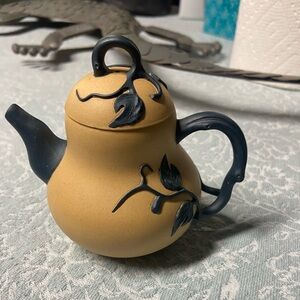 Vintage Chinese Zisha Teapot!!